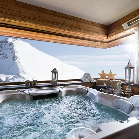 Wedelhuette Hochzillertal Hotel *